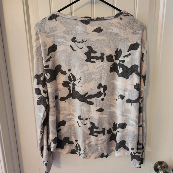 Super Soft Abstract Roxy Pajama Shirt - Picture 2 of 3